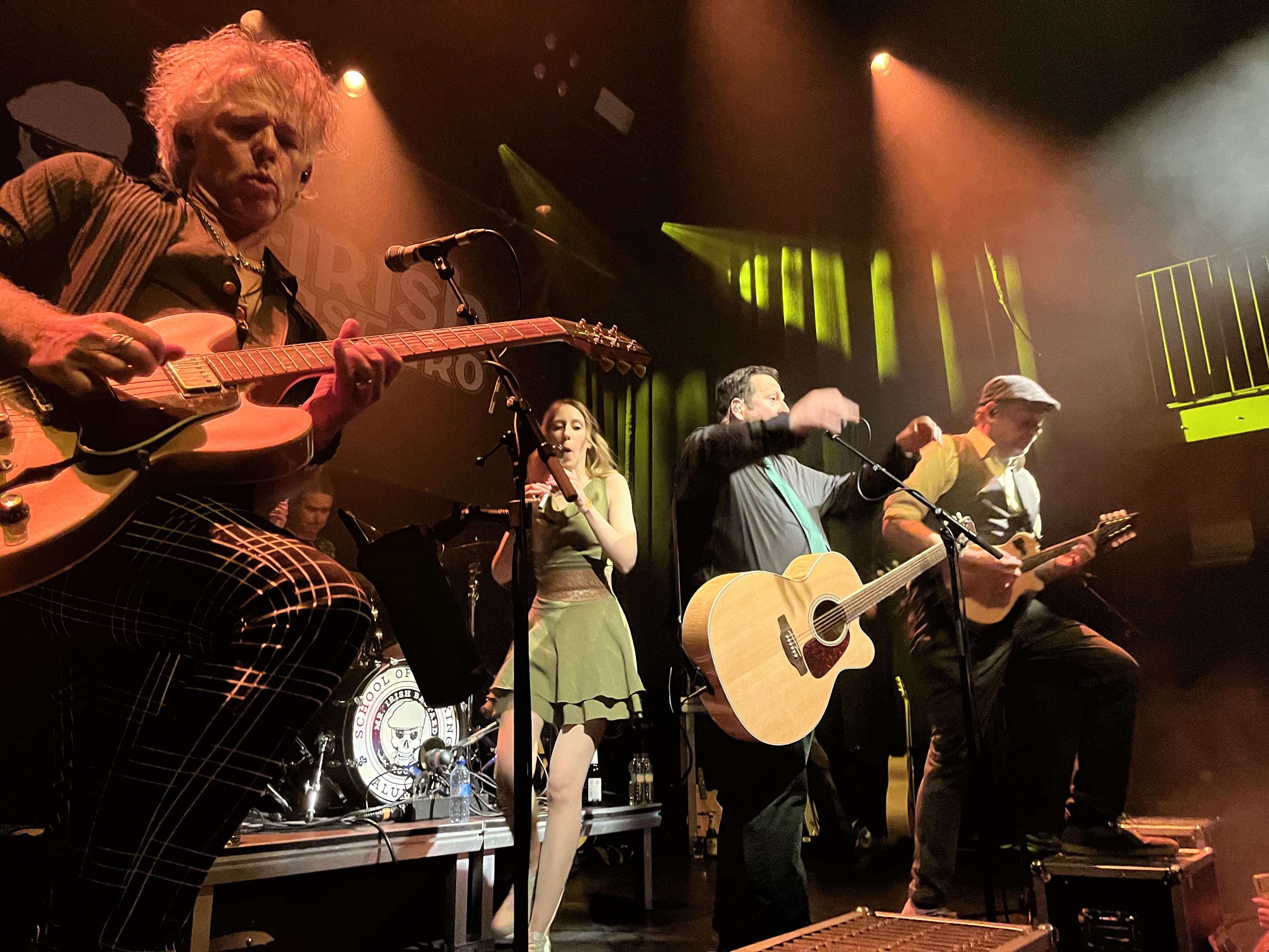 Live-Musiker auf der Bühne beim Irish-Christmas-Konzerts